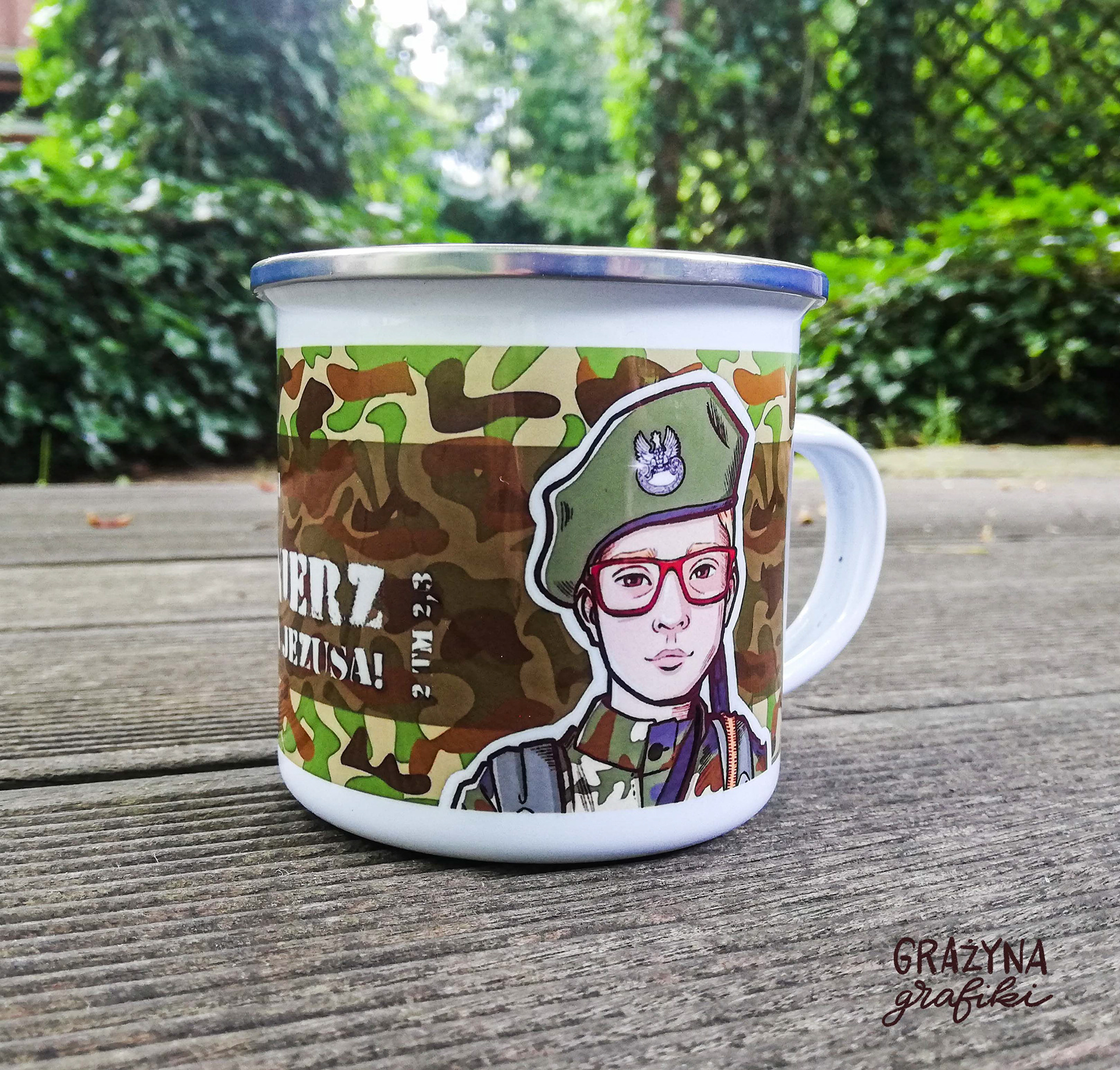 A z tyłu dodatkowy napis